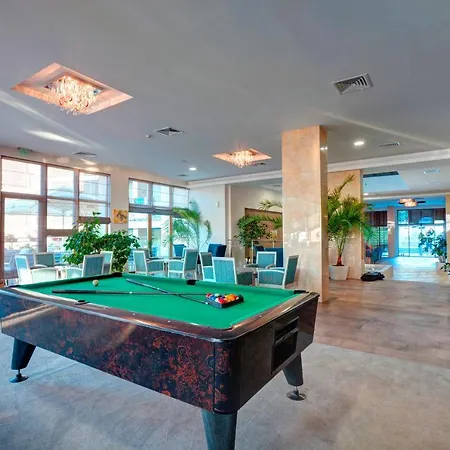 ホテル Slavey ゴールデンサンド