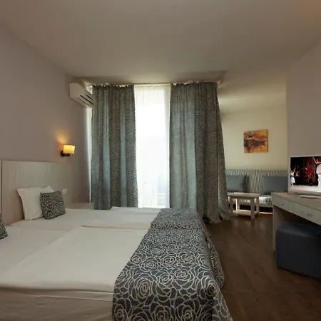 Хотел Slavey 4*